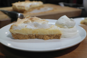 lemon meringue pie with biscuit base