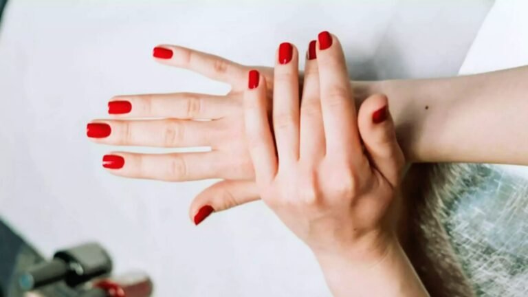 Regular Polish vs Gel