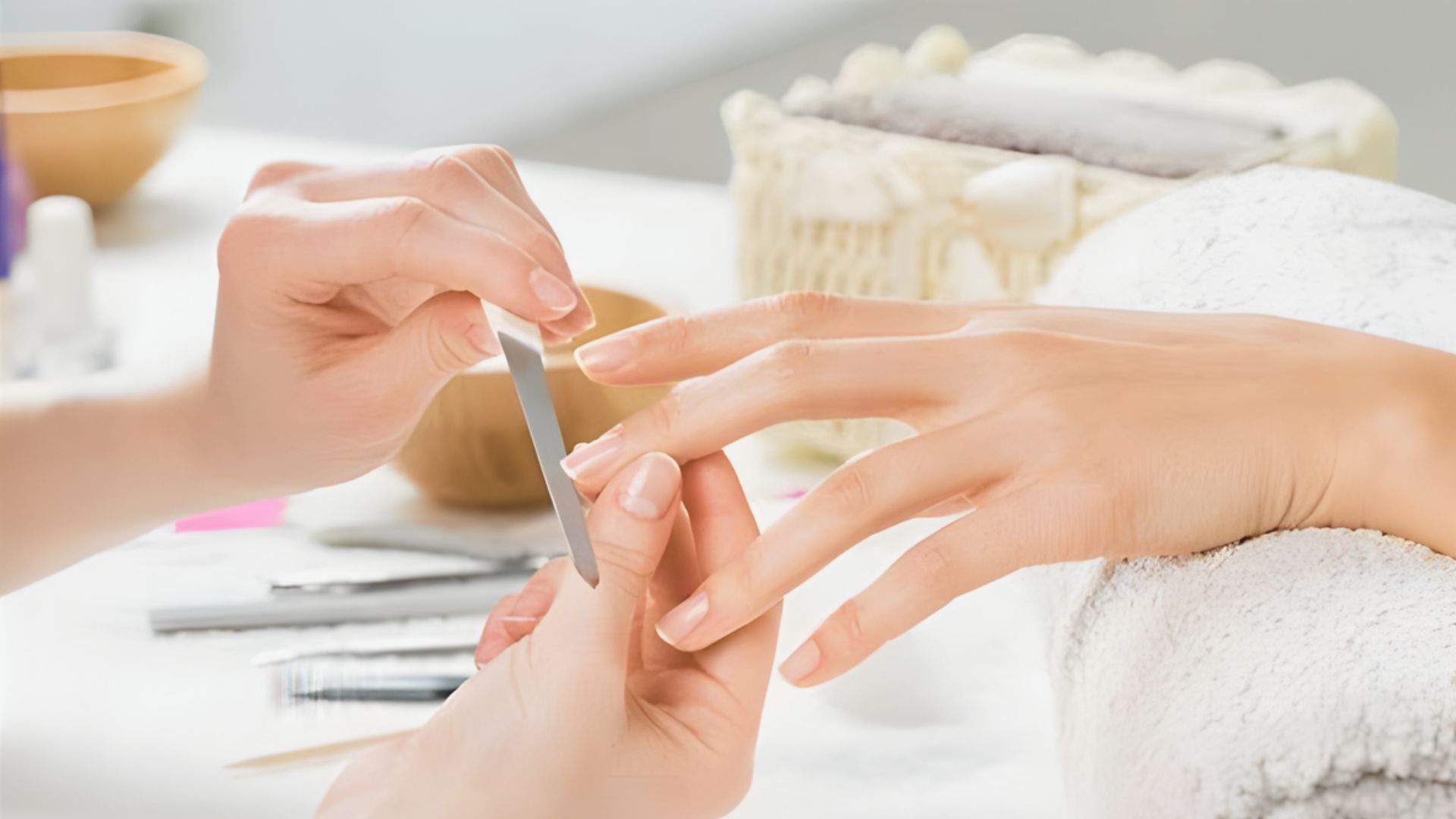 What Is a Nail Manicure