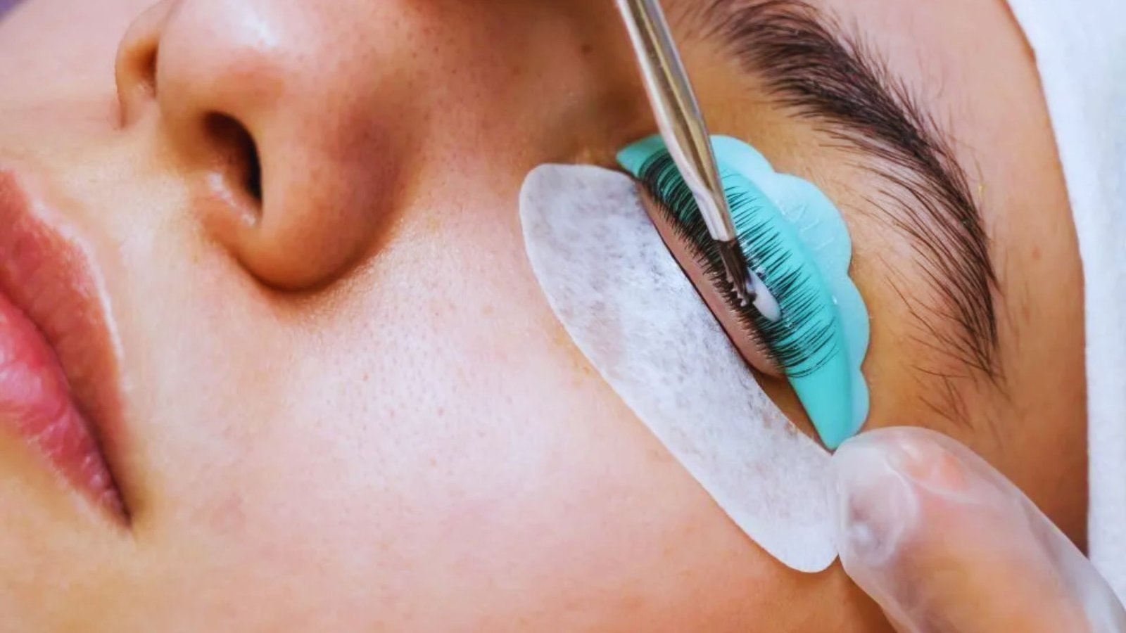 Lash Serums and Conditioning