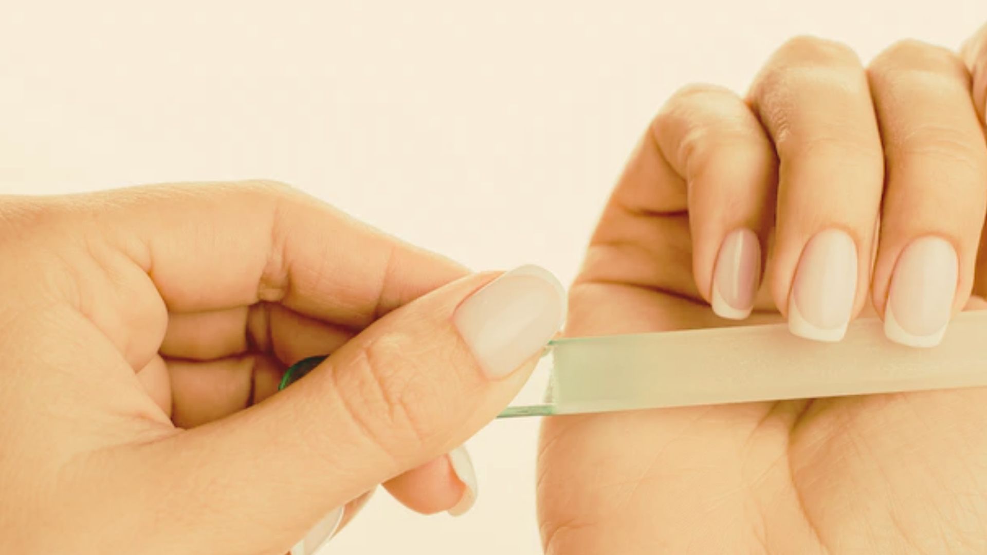 Glass Nail Files vs Traditional Nail Files