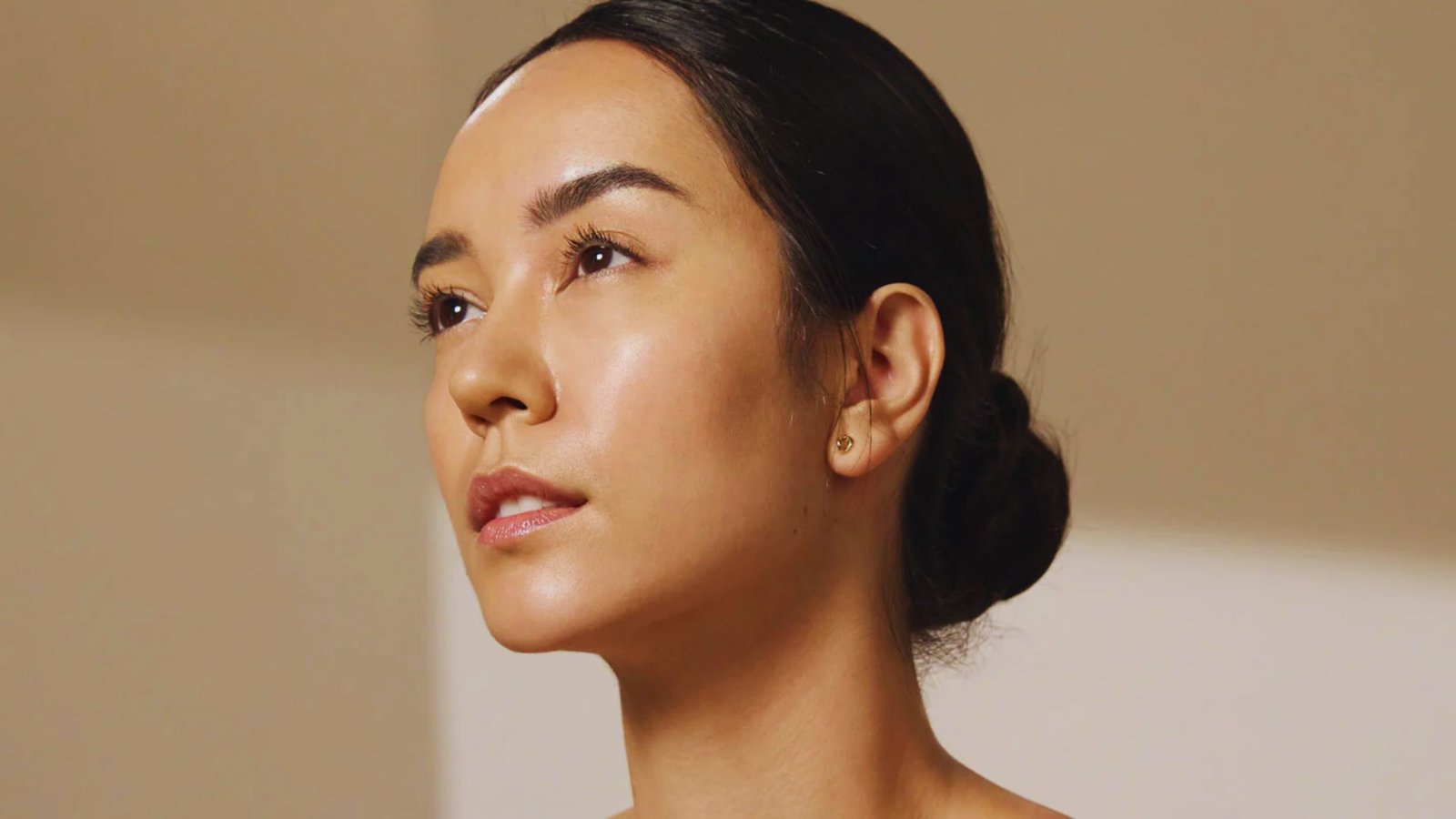 Natural Ways to Tighten Skin Under the Chin