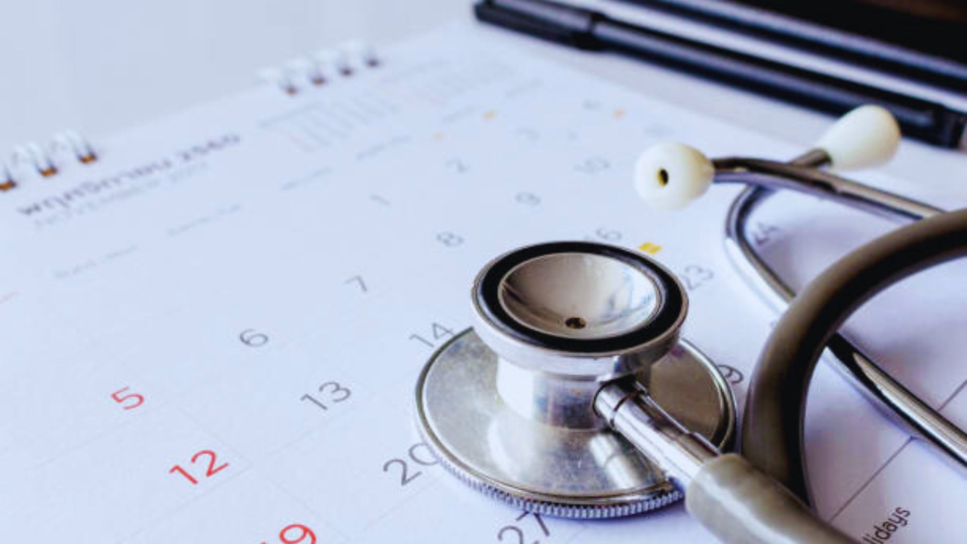 A calendar, focusing on the comparison of Hydrafacial and Diamond facial treatments.