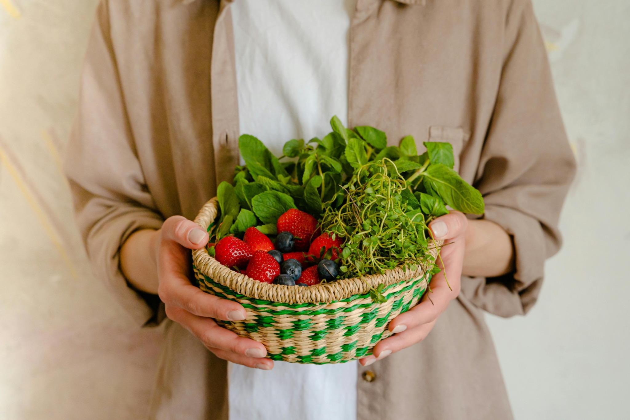 Transitioning from Superfoods to Super Serums for Enhanced Skin Health