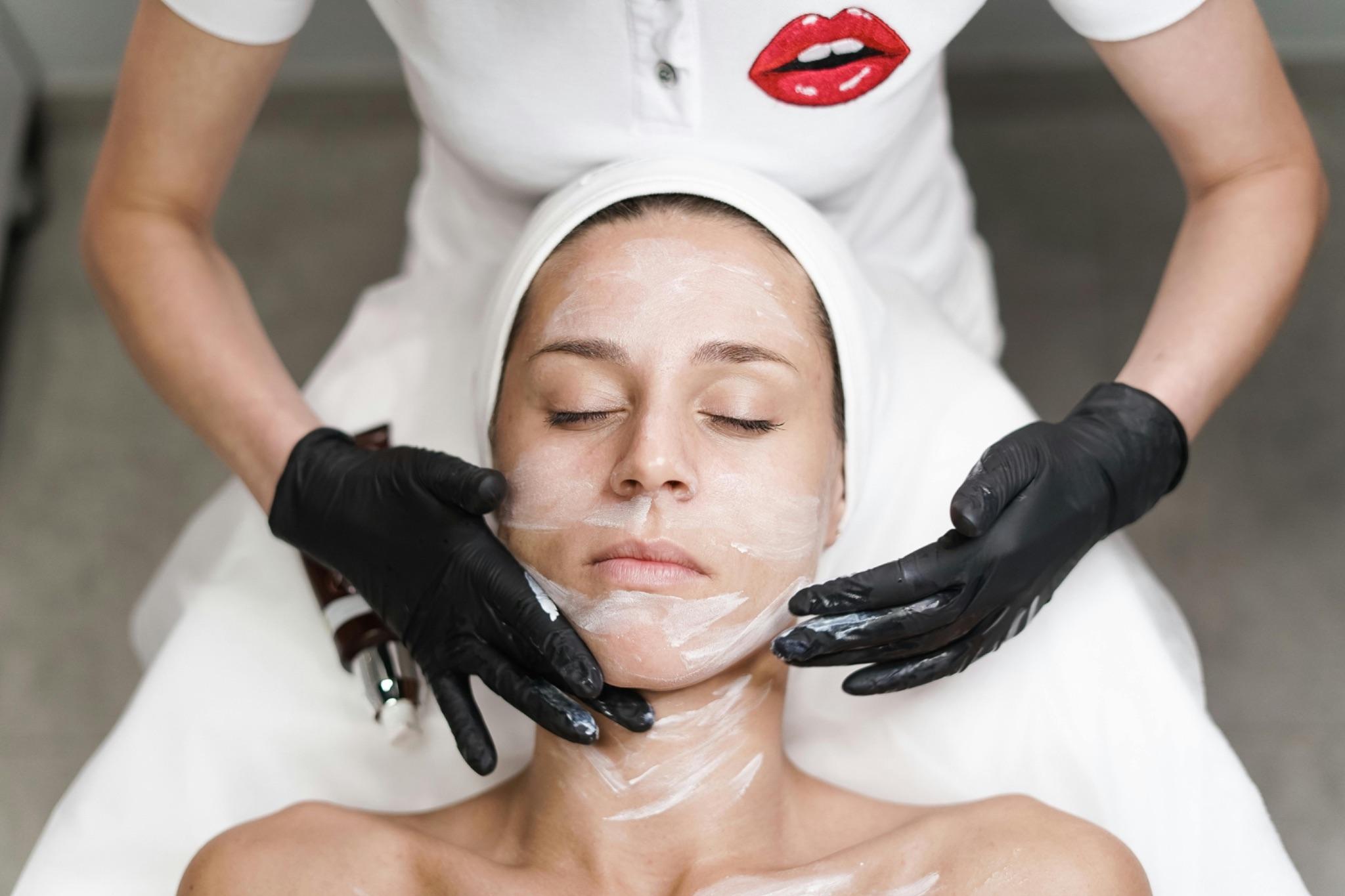 Professional Skincare Rituals to Achieve a Perfect Mediterranean Glow