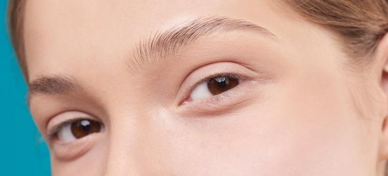eyes of a young woman