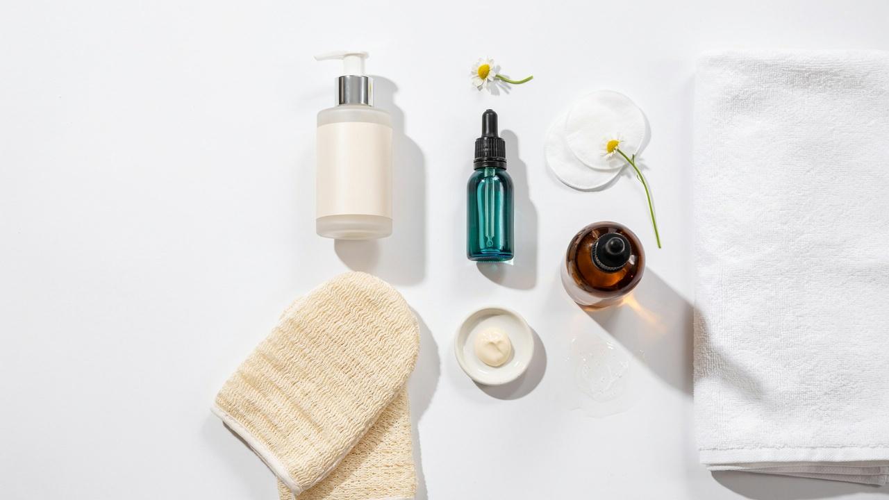 Skincare ingredients and products that help prevent ingrown hairs.